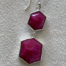 Load image into Gallery viewer, Two tier stones in stirling silver setting - garnet SE 5124
