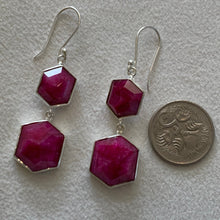 Load image into Gallery viewer, Two tier stones in stirling silver setting - garnet SE 5124
