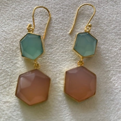 Pale green and soft pink hanging earrings. SE5124